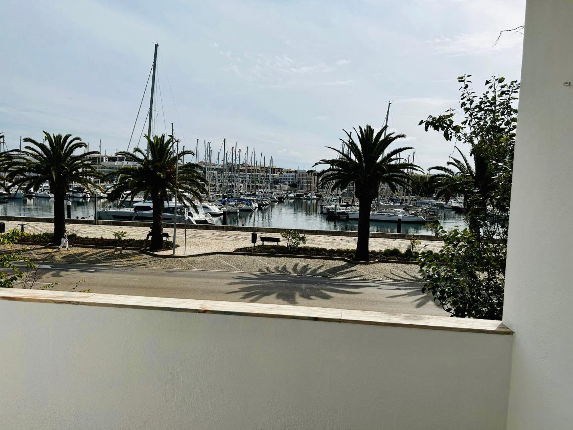 Lagos Marina View Apartment Near Beaches And Shops Exterior photo