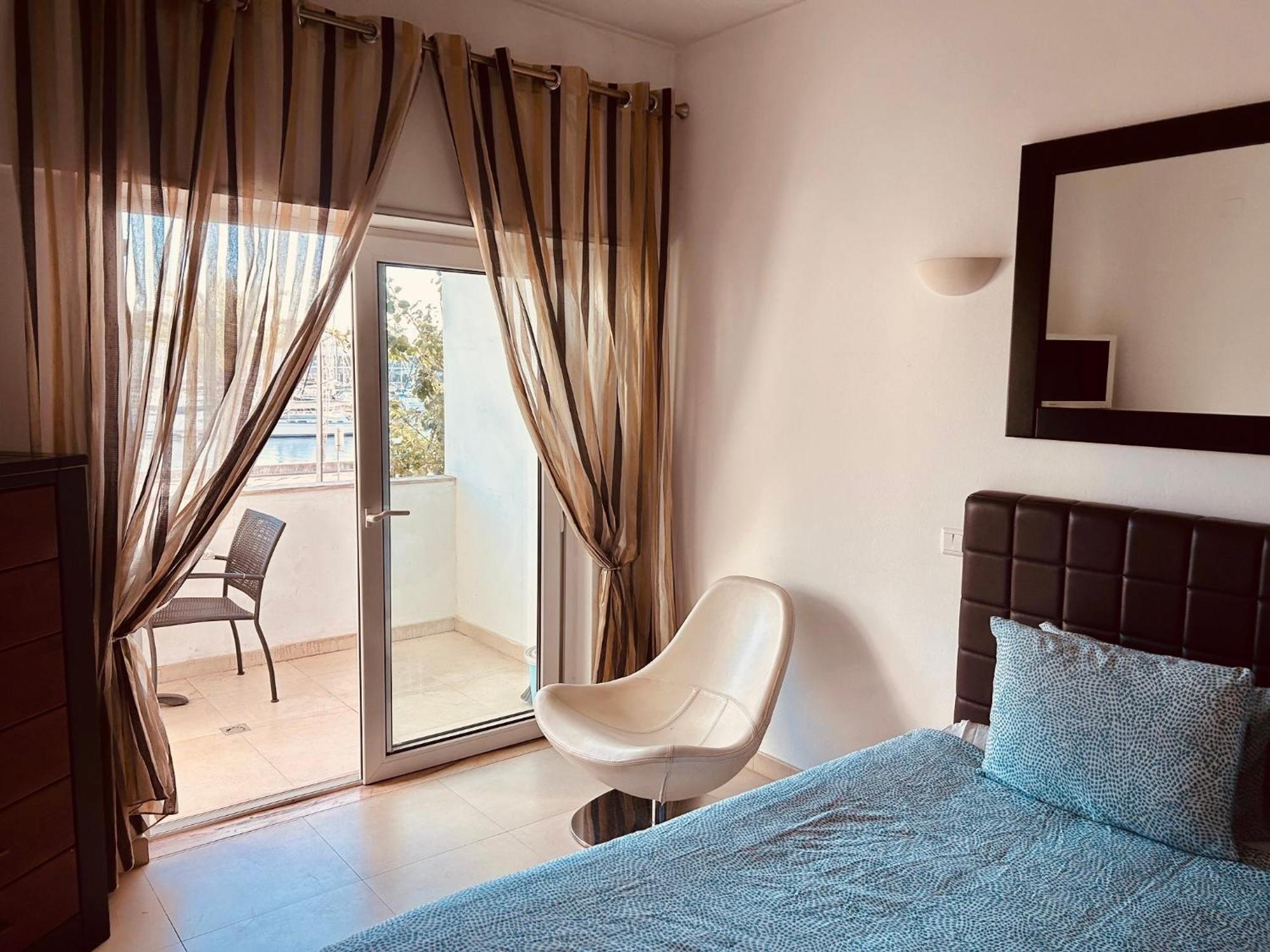 Lagos Marina View Apartment Near Beaches And Shops Exterior photo