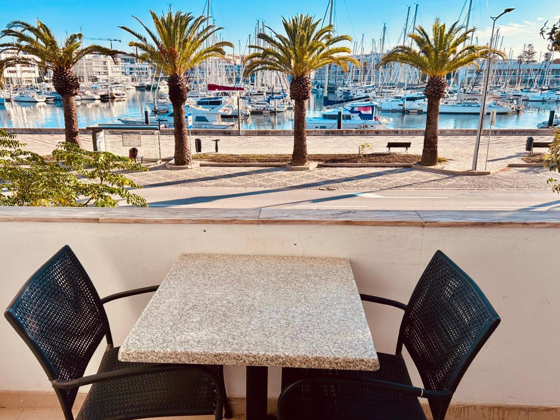 Lagos Marina View Apartment Near Beaches And Shops Exterior photo
